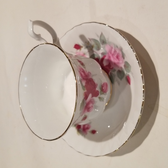 Tea  cup and SAUCE - Picture 2 of 8